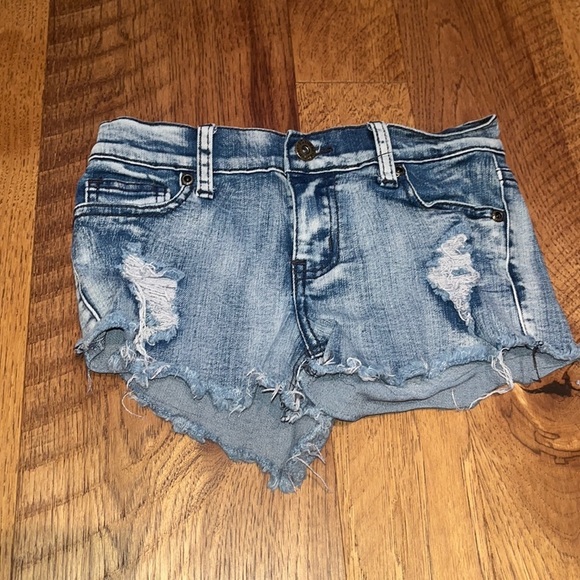 So Nikki Girl’s Ripped Jean Shorts Size 12 - Picture 1 of 4